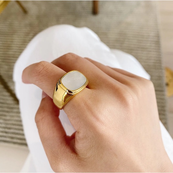 Nwt byou jewelry Cecile Shell Ring - Picture 1 of 5